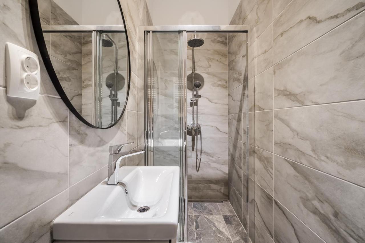 Bpr Sirius Suite With A/C Budapest Exterior photo