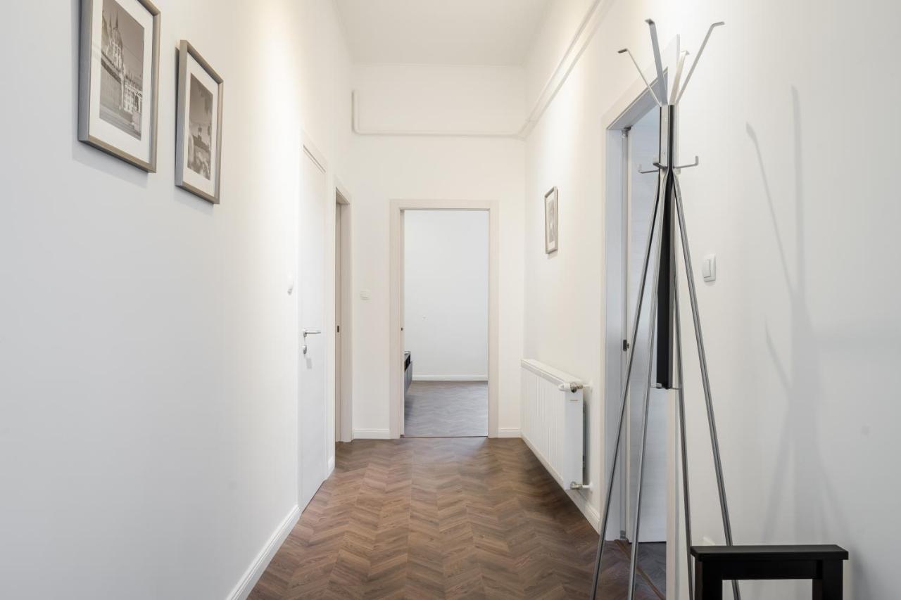 Bpr Sirius Suite With A/C Budapest Exterior photo